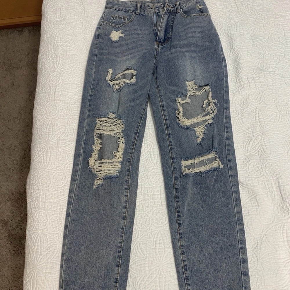 SHEIN Light Blue Ripped Straight Leg Jeans